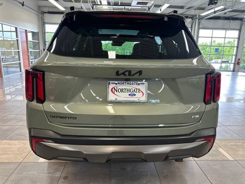 Used 2025 Kia Sorento SX AWD/4WD image 15