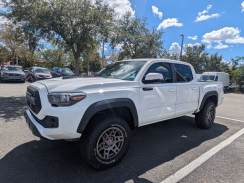 Used 2019 Toyota Tacoma TRD Pro AWD/4WD image 7