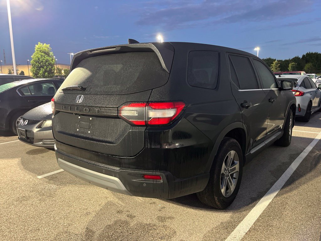 Used 2025 Honda Pilot EX-L image 3