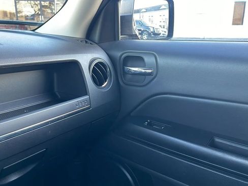 Used 2017 Jeep Patriot Latitude image 26