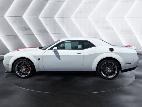 Used 2022 Dodge Challenger R/T Scat Pack RWD image 2
