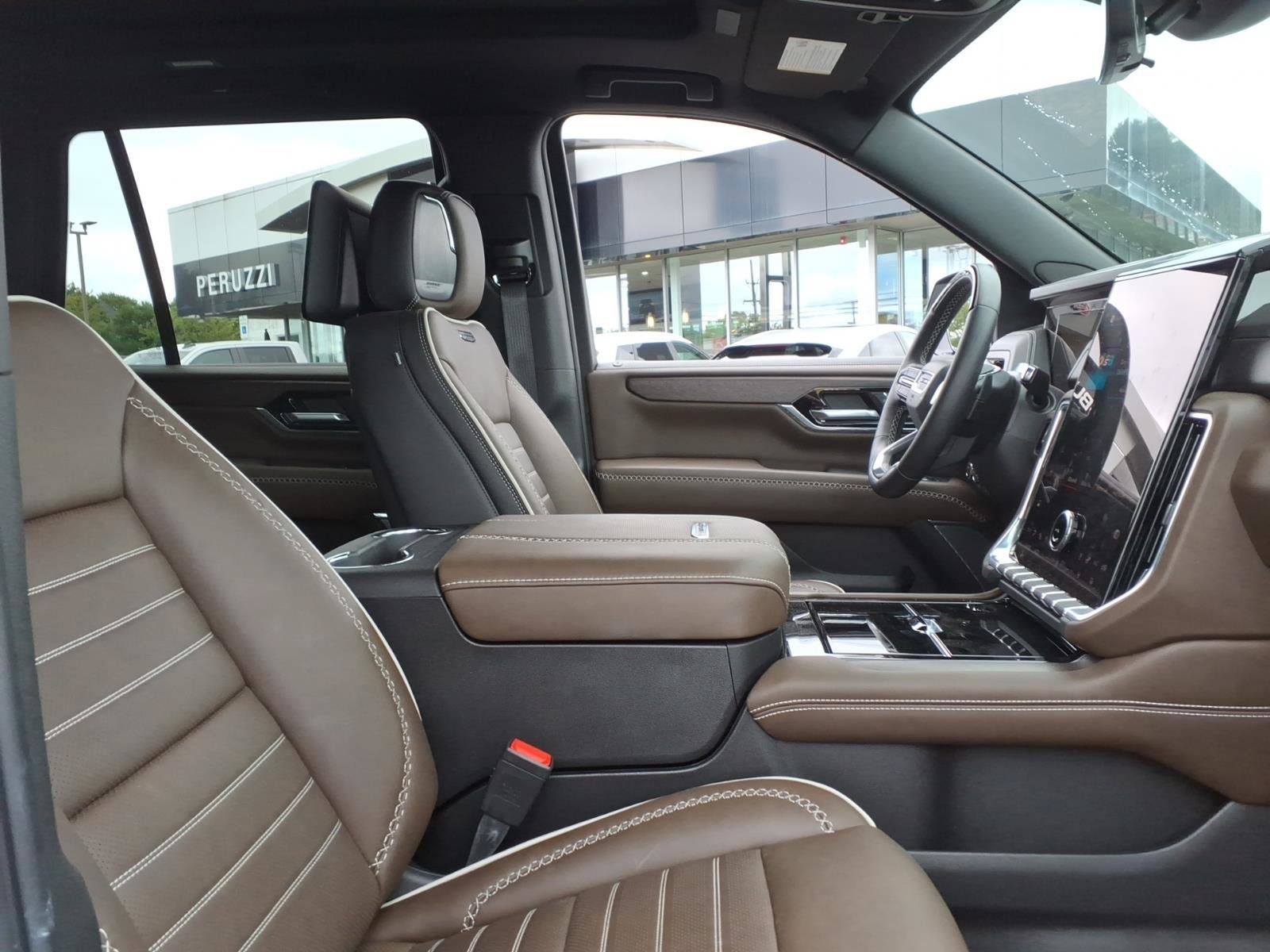 Used 2026 GMC Yukon Denali Ultimate AWD/4WD image 13