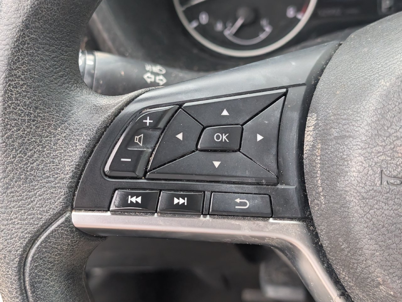 Used 2024 Nissan Sentra SV FWD image 24