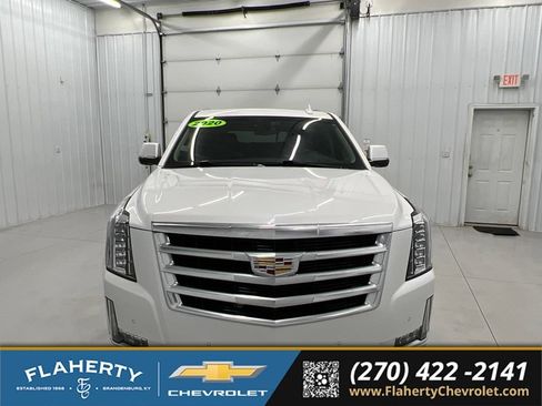 Used 2020 Cadillac Escalade Luxury AWD/4WD image 7