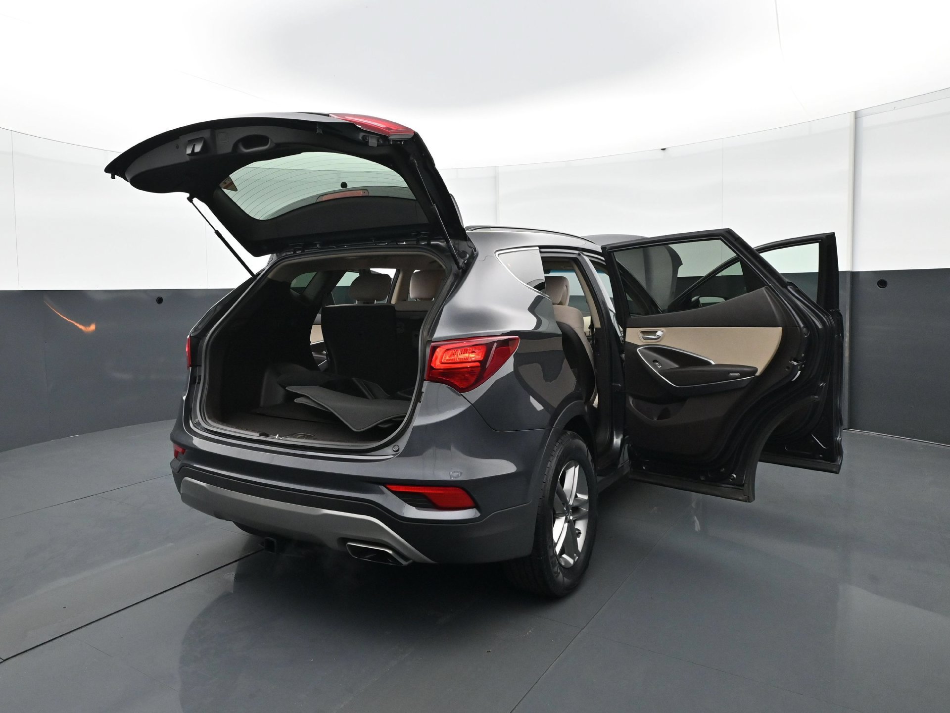 Used 2018 Hyundai Santa Fe Sport w/ 2.4L Value Package 02 FWD image 33