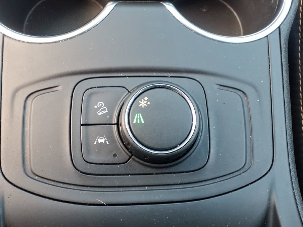 Used 2020 GMC Terrain SLE FWD image 30