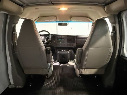 Used 2017 GMC Savana 2500 image 80