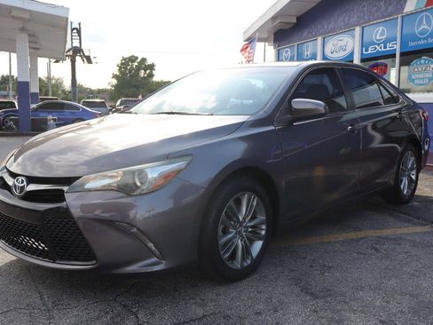 Used 2015 Toyota Camry SE FWD image 6