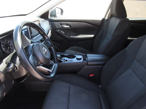 Used 2024 Nissan Rogue SV AWD/4WD image 15