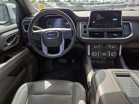 Used 2022 GMC Yukon XL SLT w/ SLT Luxury Package RWD image 19