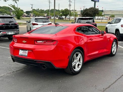 Used 2016 Chevrolet Camaro LT RWD image 4