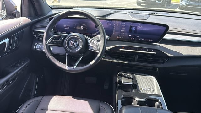 Used 2025 Buick Enclave Preferred FWD image 30