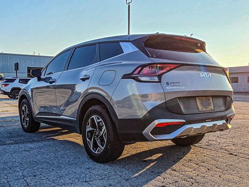 Used 2023 Kia Sportage LX AWD/4WD image 4