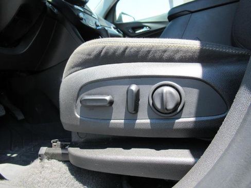 Used 2020 Chevrolet Equinox LT image 18