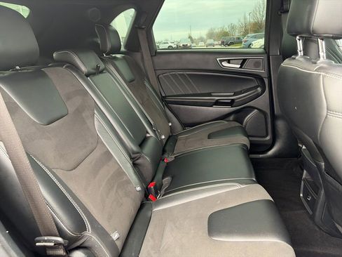 Used 2021 Ford Edge ST image 33