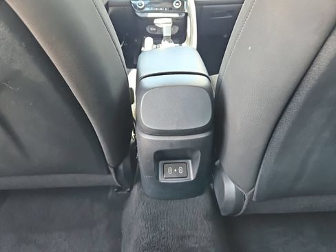 Used 2024 Hyundai Elantra SEL FWD image 31