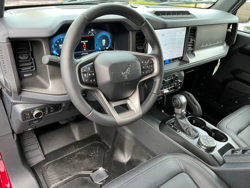 New 2025 Ford Bronco Badlands image 15