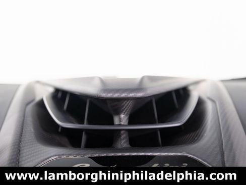 Used 2024 Lamborghini Revuelto image 19