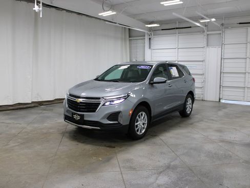 Used 2023 Chevrolet Equinox LT AWD/4WD image 4