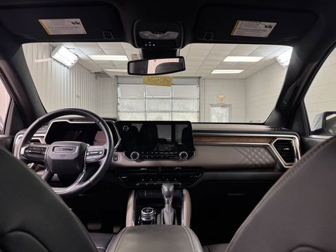 Used 2024 GMC Canyon Denali image 21