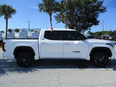 Used 2024 Toyota Tundra SR5 w/ SR5 Premium Package AWD/4WD image 8