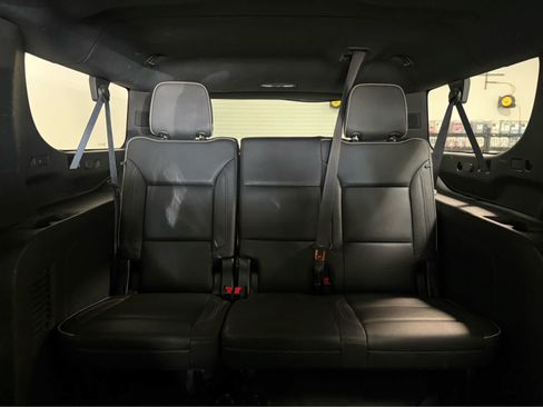 Used 2023 GMC Yukon XL SLT AWD/4WD image 15