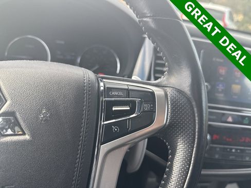 Used 2019 Mitsubishi Outlander SEL image 18