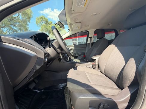 Used 2015 Ford Focus SE FWD image 9
