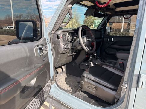 Used 2024 Jeep Wrangler Unlimited Rubicon image 16