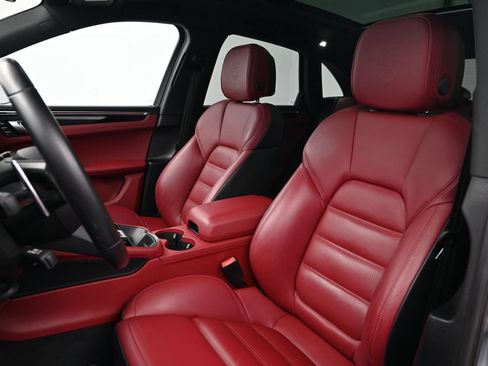 Used 2026 Porsche Macan AWD/4WD image 5