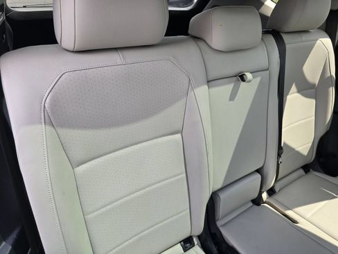 Used 2020 Volkswagen Tiguan SEL AWD/4WD image 14