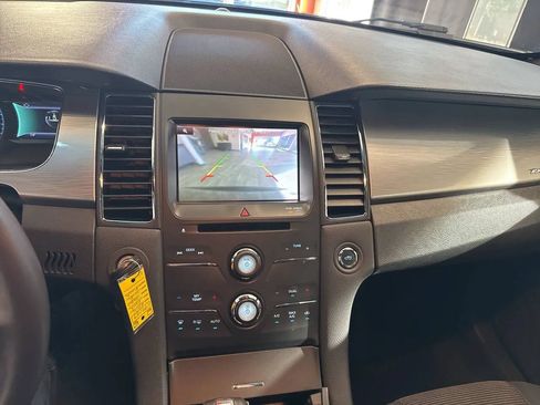 Used 2014 Ford Taurus SEL w/ Equipment Group 201A FWD image 26