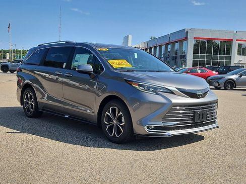 New 2026 Toyota Sienna Platinum AWD/4WD image 2