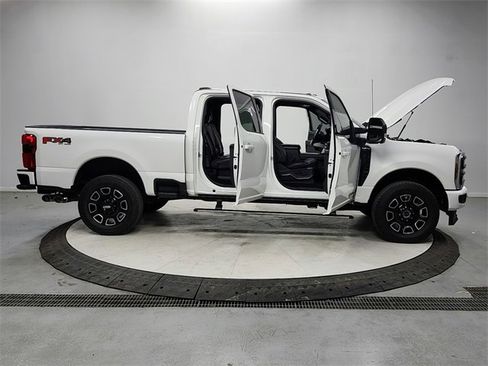 Used 2025 Ford F250 Platinum image 16