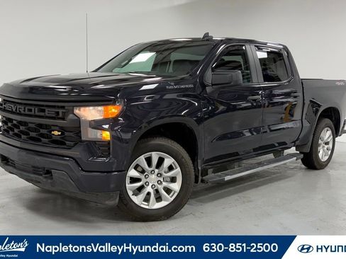 Used 2023 Chevrolet Silverado 1500 Custom image 1