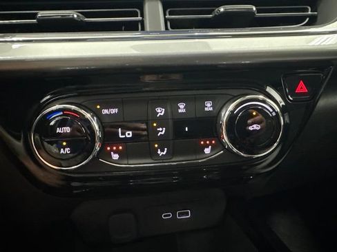 New 2026 Chevrolet Trax LT w/ Midnight Edition FWD image 17