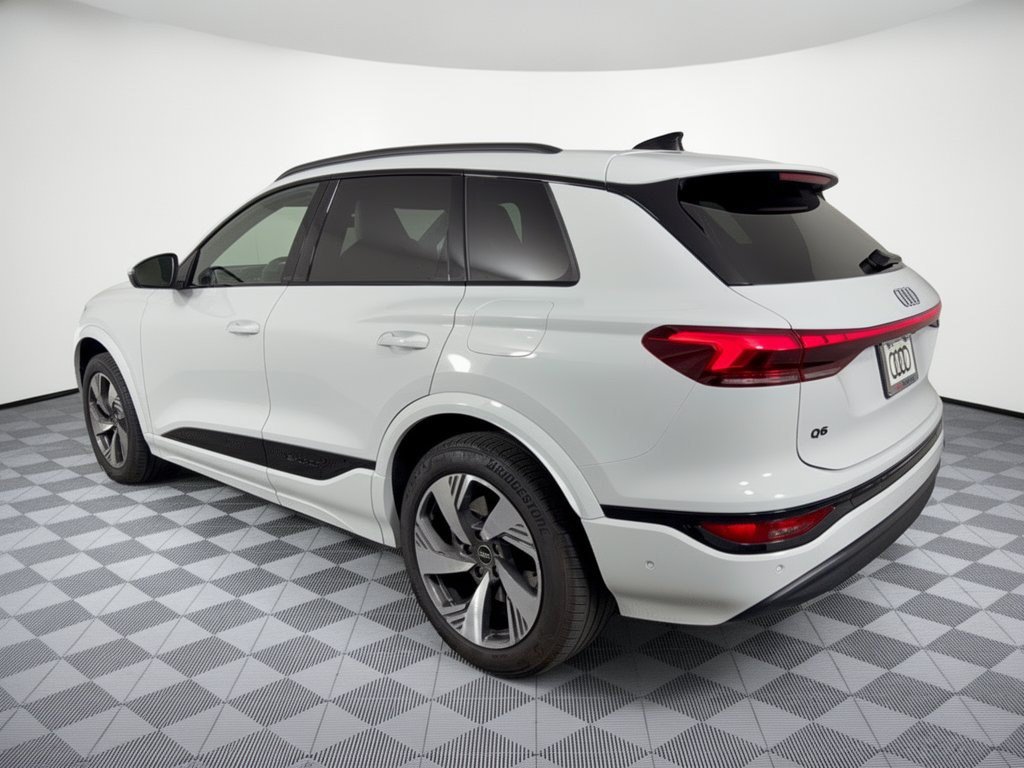 Used 2025 Audi Q6 e-tron Premium Plus w/ Premium Plus AWD/4WD image 3