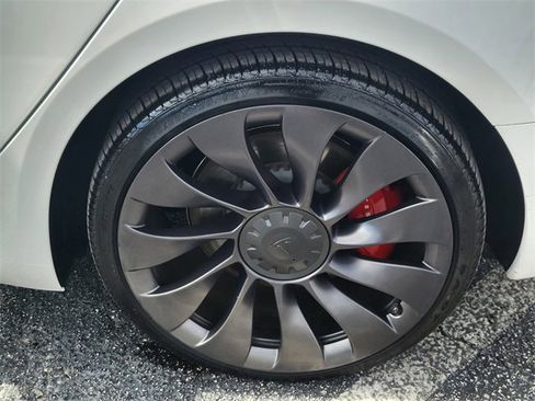 Used 2021 Tesla Model 3 Performance image 7