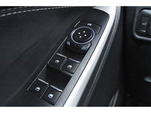 Used 2022 Ford Explorer XLT image 19