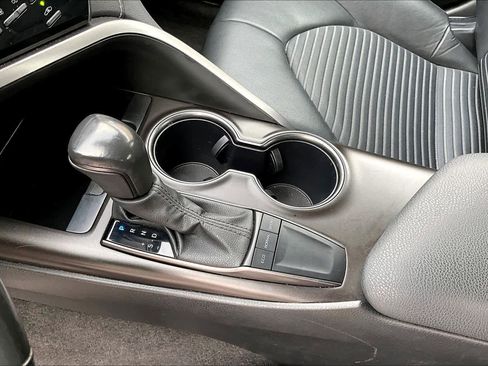 Used 2024 Toyota Camry SE FWD image 15