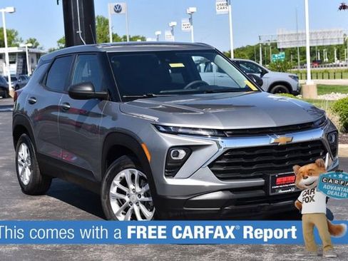 Used 2025 Chevrolet TrailBlazer LS w/ LS Convenience Package FWD image 2