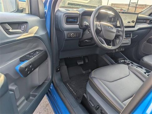 Used 2025 Ford Maverick Lobo image 6
