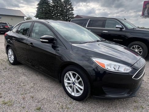 Used 2015 Ford Focus SE FWD image 3