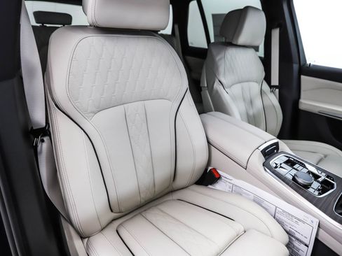 New 2026 BMW X5 xDrive50e w/ Climate Comfort Package image 31