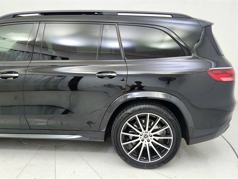 Used 2025 Mercedes-Benz GLS 450 4MATIC image 10