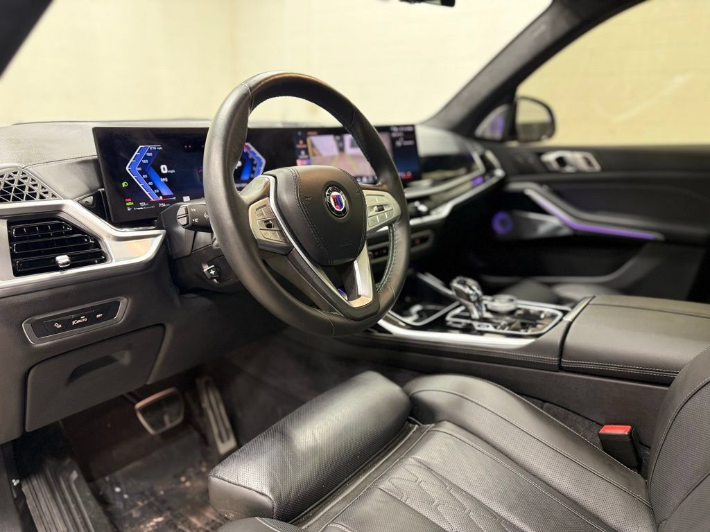 Used 2025 BMW ALPINA XB7 AWD/4WD image 50