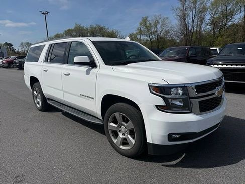 Used 2019 Chevrolet Suburban LT image 9