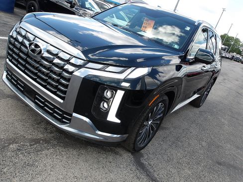 Certified 2023 Hyundai Palisade Calligraphy w/ Cargo Package AWD/4WD image 3