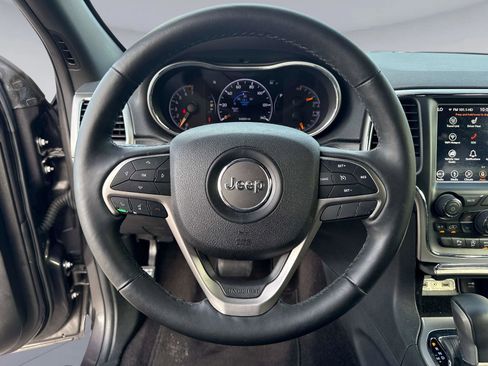 Used 2018 Jeep Grand Cherokee Altitude image 31