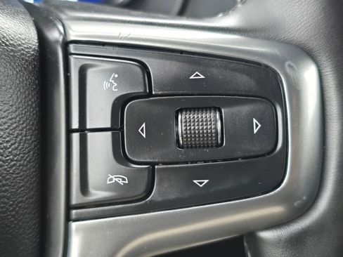 Used 2023 Chevrolet Suburban Premier image 33